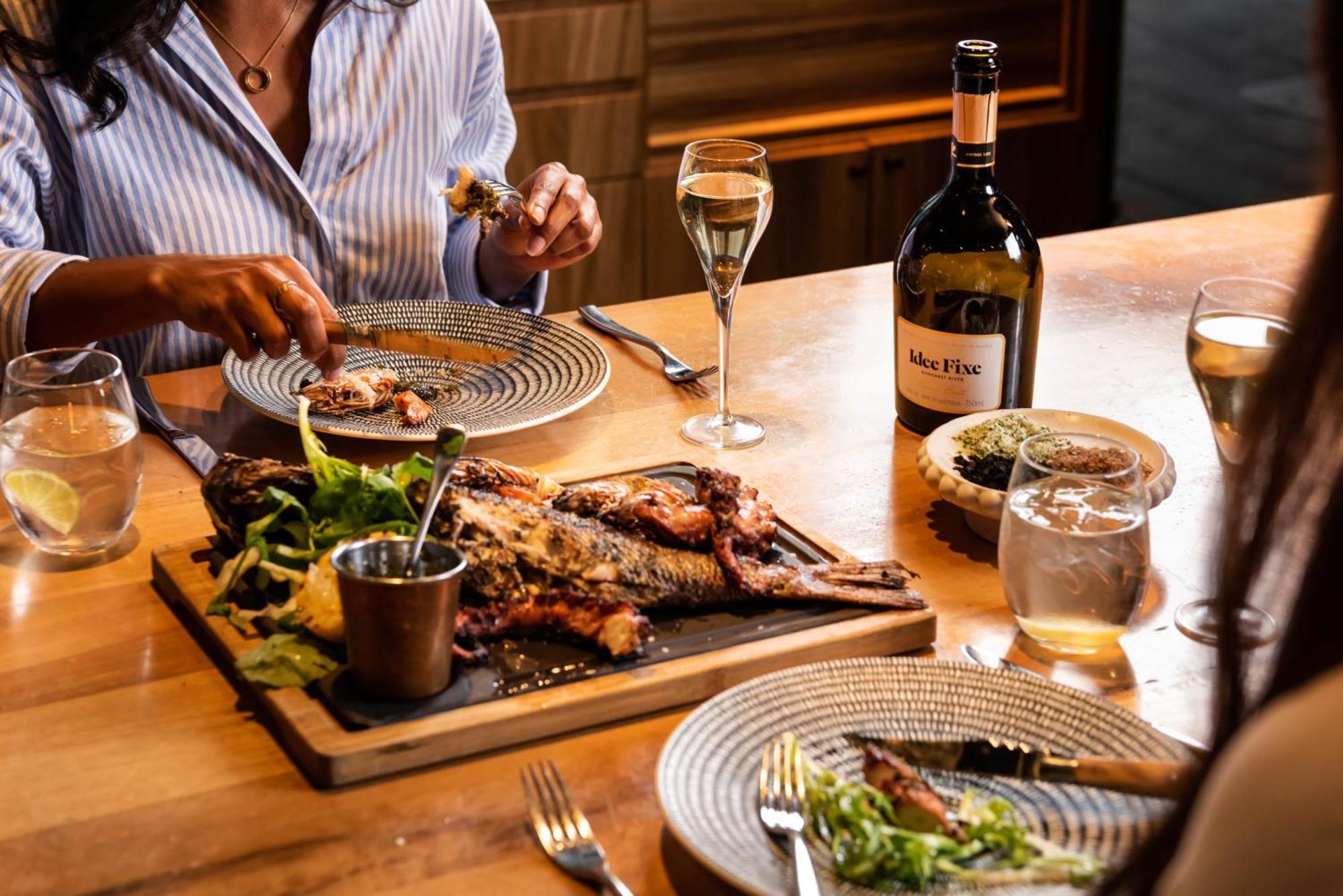 Intercontinental Perth City Centre By Ihg Εξωτερικό φωτογραφία A meal at the restaurant